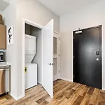 Holiday home Modern, Music Row, Central, Pool, Gym *
