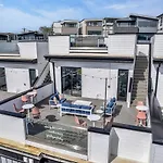 New Nash Eras - Rooftop Decks With Hot Tub - 15 Beds *