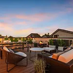 Luxury Townhouse With Rooftop Deck Less Than 10 Mins To Downtown Nashville