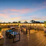 Holiday home Luxury Townhouse With Rooftop Deck Less Than 10 Mins To Downtown *