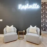 Holiday home Luxury Townhouse With Rooftop Deck Less Than 10 Mins To Downtown