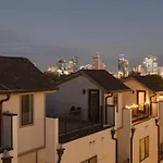 Luxury Townhouse With Rooftop Deck Less Than 10 Mins To Downtown