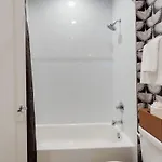 Holiday home Luxury Townhouse With Rooftop Deck Less Than 10 Mins To Downtown *