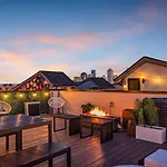 Luxury Townhouse With Rooftop Deck Less Than 10 Mins To Downtown *