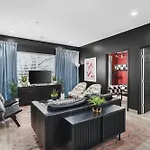 Apartment Near Downtown Walk To Restaurants, Bars & Music