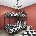 Apartment Near Downtown Walk To Restaurants, Bars & Music *
