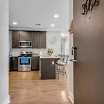 Holiday home Modern Nations - Walkable - 5 Mi Downtown Nashville