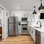 Stylish In Hillsboro Village By Vanderbilt And Belmont