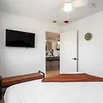 Retreat With Patio & Free Parking, By Vanderbilt