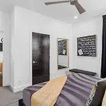 In The Heart Of 12 South & Belmont, 3 Miles To Downtown