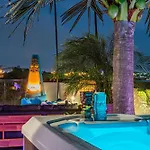 Rooftop Hot Tub & Game - 3 Miles To Downtown Holiday home Nashville