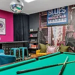 Rooftop Hot Tub & Game - 3 Miles To Downtown Holiday home *