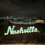 New And Luxurious Home By Downtown Nashville With Rooftop Deck!