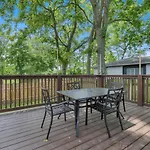 Single Story Pet Friendly Home, With Fenced Yard, Fire Pit, 5min To Downtown!! *