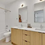 - 635 7th Ave S Unit 610