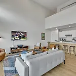 Holiday home - 635 7th Ave S Unit 610 *