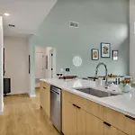 - 635 7th Ave S Unit 610 *