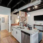 New With 2 Beds 7 Mins To Dt Apartment *