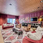 Global Luxury Downtown Nashville