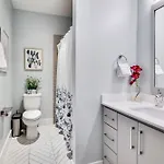 Modern - Mins To Broadway * Nashville
