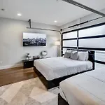 Modern - Mins To Broadway Holiday home Nashville