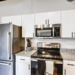 Modern Condo: 5 Mi To Downtown!