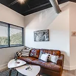 Modern Condo: 5 Mi To Downtown! *