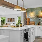 Luxury Oasis - Airport, Downtown, Opry, Holiday home *