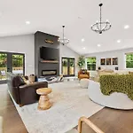Holiday home Luxury Oasis - Airport, Downtown, Opry,