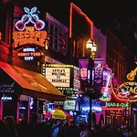 Luxury Oasis - Airport, Downtown, Opry, * Nashville