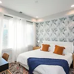 Holiday home 1 Mile To Downtown 4br 4ba W Rooftop Deck