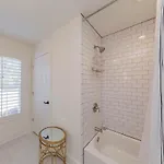 Enchanting Retreat 15 Minutes To Holiday home *