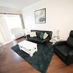 Traveling Nurses And Professionals Parking Included Pet Friendly Downtown Apartment