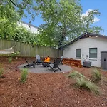 Songbird Bungalow - Cozy & Centrally Located