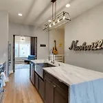 Holiday home 3bd -rooftop Escape- Steps From The Gulch Fun *