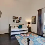 Epic Location- Steps From 12Th S, Sleep12
