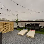Holiday home Luxury Townhome! Rooftop-game Room! Near Broadway! Nashville