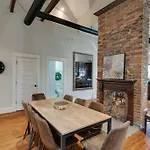 Holiday home Historic Pet-friendly Near Broadway W Fire Pit