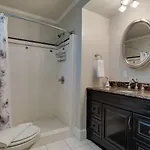 Historic Pet-friendly Near Broadway W Fire Pit Holiday home Nashville