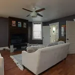 Holiday home Historic Pet-friendly Near Broadway W Fire Pit
