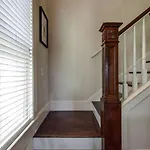 Historic Pet-friendly Near Broadway W Fire Pit Holiday home