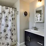 Historic Pet-friendly Near Broadway W Fire Pit *