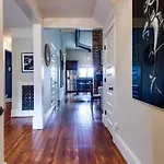 Historic Pet-friendly Near Broadway W Fire Pit Holiday home *