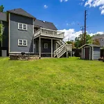 Holiday home Historic Pet-friendly Near Broadway W Fire Pit *