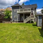 Historic Pet-friendly Near Broadway W Fire Pit Holiday home