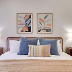 Mid Century Modern In East Nash!