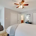 Lovely 2 Bdr Condo With Balcony 2M To Broadway