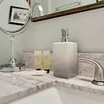 Beautiful 3 Bedroom- Free Parking 2m To Broadway Nashville