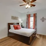 Beautiful 3 Bedroom- Free Parking 2m To Broadway