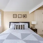 Prime Location In 12south, Walkable To Shopping & Dining Nashville